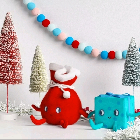 New 2024 Wondershop Felt Duo Bag & Gift Box Better Together Christmas Figurine - Picture 2 of 3